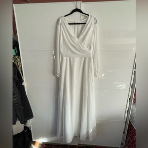 Watters & Watters size 10 never worn new with tags white dress